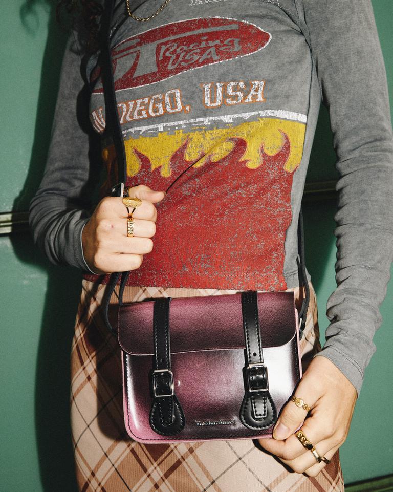 Dr Martens 7 Inch Distressed Leather Crossbody Veske Svarte Rosa | 30417-NWZX