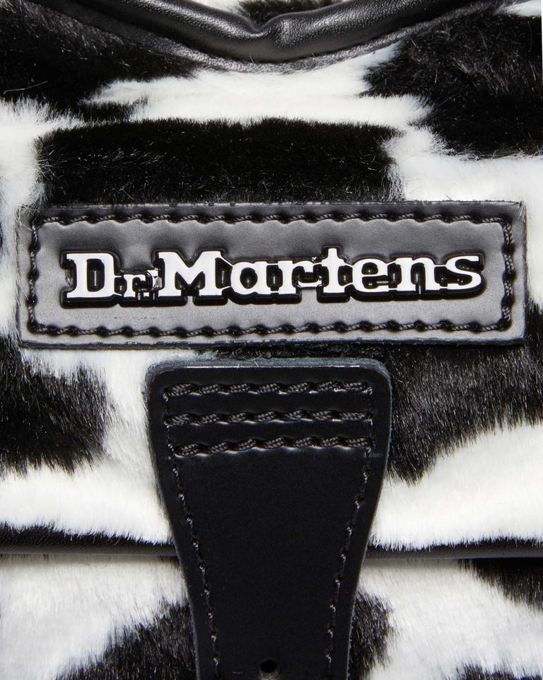 Dr Martens Heart Shaped Faux Fur Cow Print Ryggsekker Svarte Hvite | 25768-UEWZ